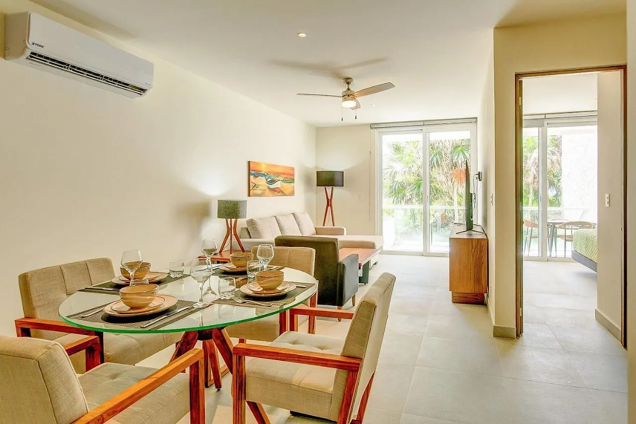 شقة Santamar By Tao Beach Condos With Pool & Walk To Ocean أكومال