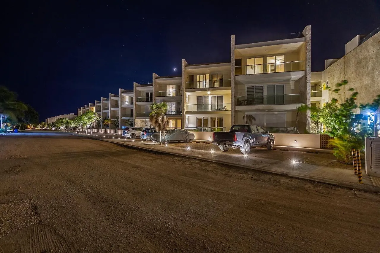 Santamar By Tao Beach Condos With Pool & Walk To Ocean أكومال