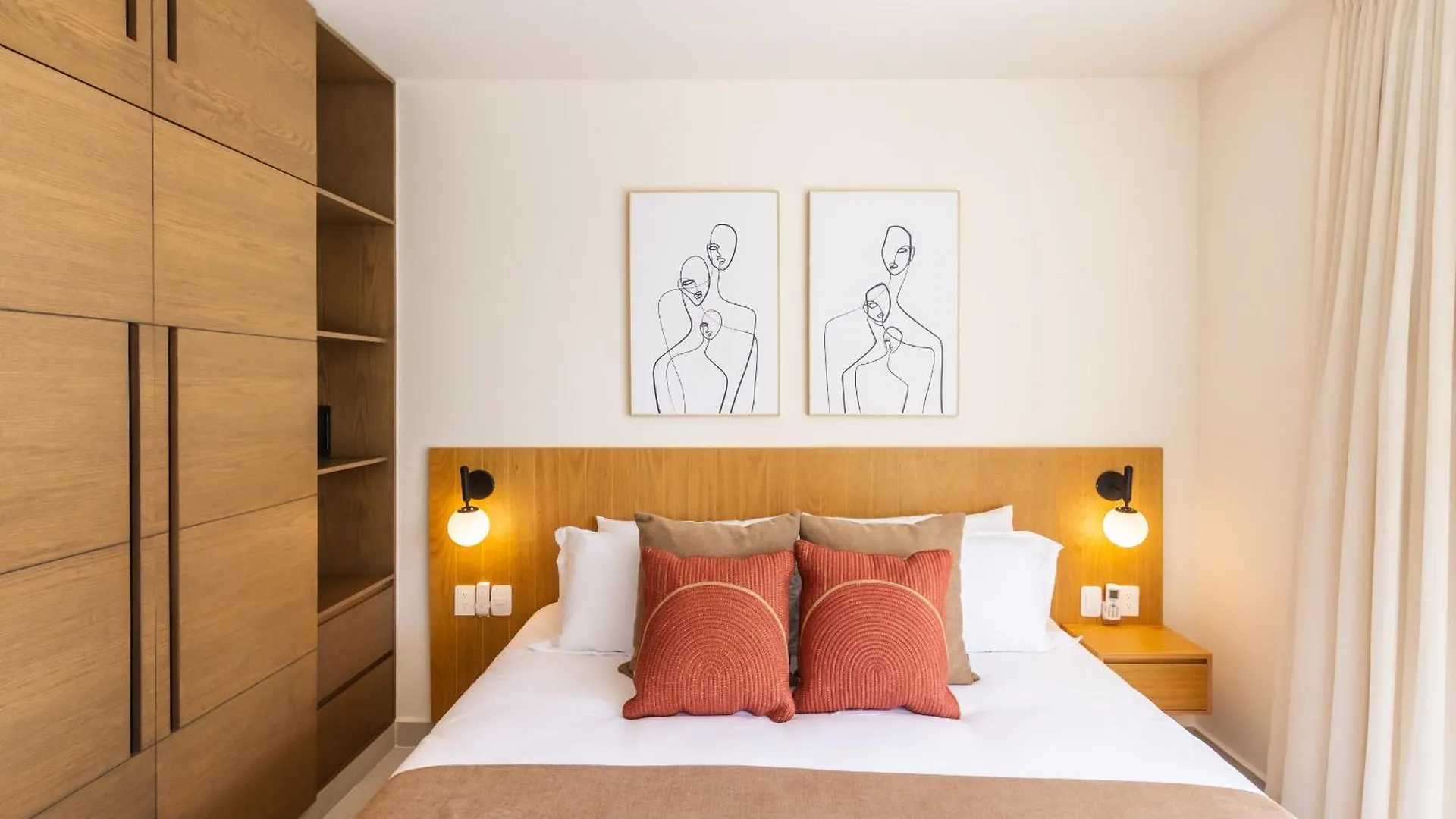 Santamar By Tao Beach Condos With Pool & Walk To Ocean أكومال شقة
