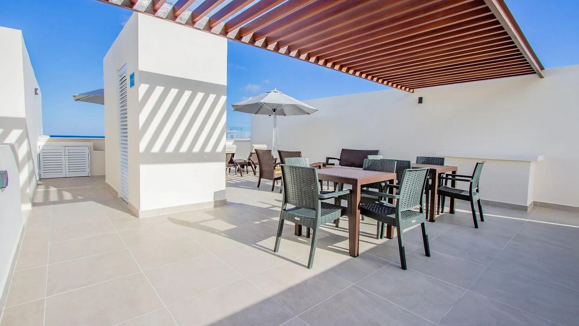 Santamar By Tao Beach Condos With Pool & Walk To Ocean أكومال شقة