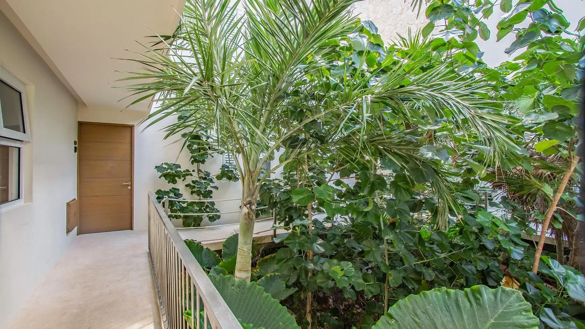 Santamar By Tao Beach Condos With Pool & Walk To Ocean أكومال شقة