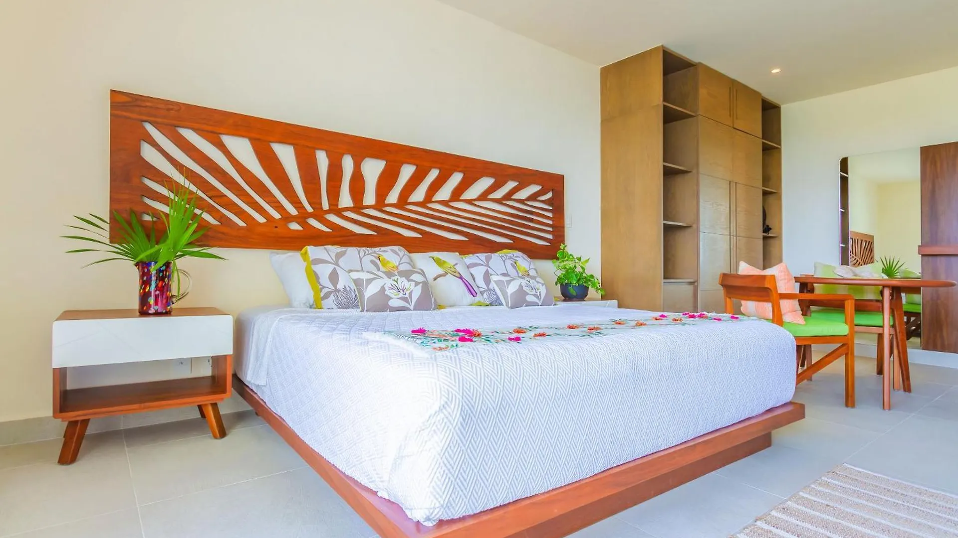 Santamar By Tao Beach Condos With Pool & Walk To Ocean أكومال